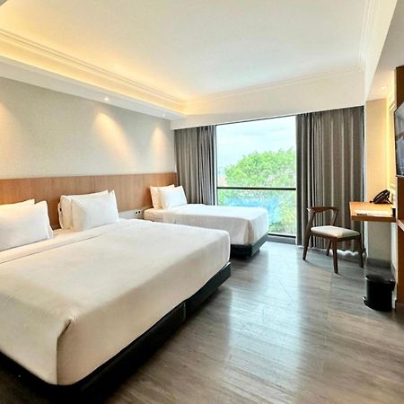The Malioboro Hotel & Conference Center ยอกยาการ์ตา ภายนอก รูปภาพ